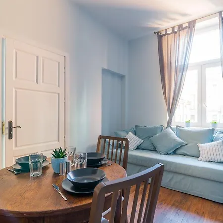 Oak Tree Old Town شقة فندقية