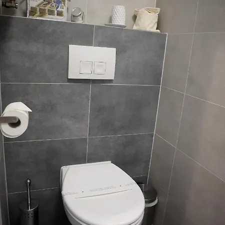 Oak Tree Old Town מלון דירות 4*