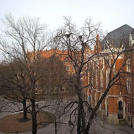 Oak Tree Old Town Апарт-отель 4*