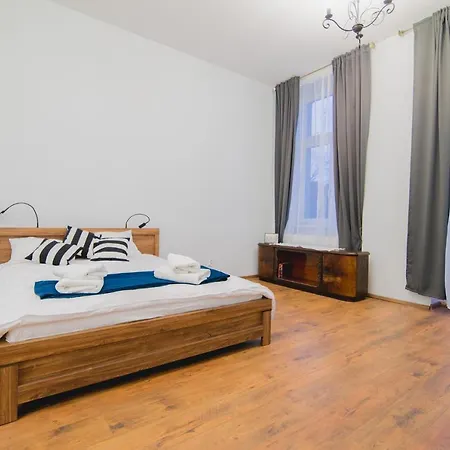 Lejlighedshotel Oak Tree Old Town