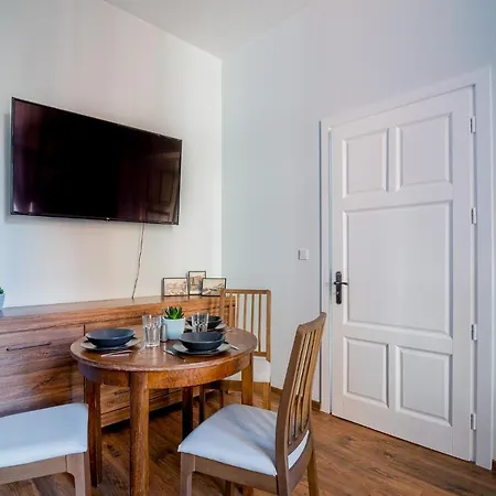 Aparthotel Oak Tree Old Town 4*